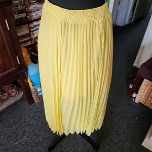 Yellow Pleated Skirt